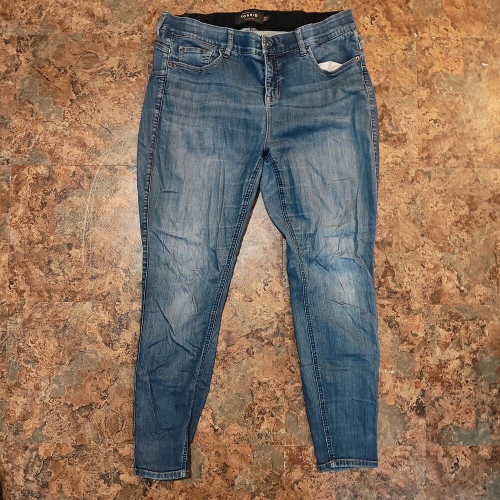 Torrid Jeans Womens 16R Bombshell Skinny Stretch Waist Button Fly Medium Wash